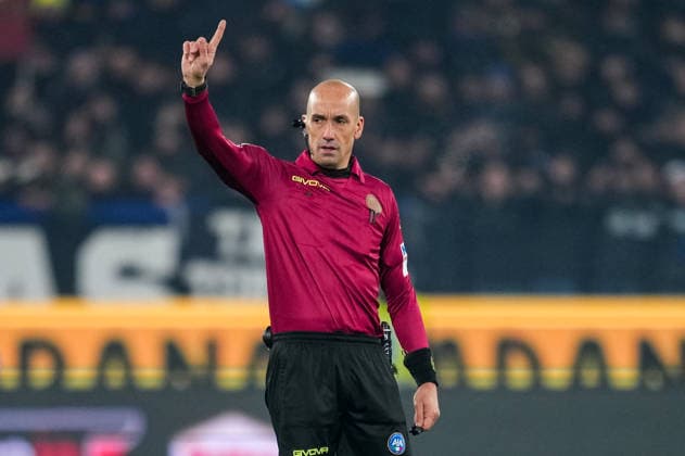 BERGAMO, ITALY - JANUARY 3: referee Michael Fabbri gestures during the Serie A match between Atalanta BC and AS Roma at the New Balance Arena on January 3, 2026 in Bergamo, Italy. (Photo by Rene Nijhuis) SPO  Copyright: xRenexNijhuis