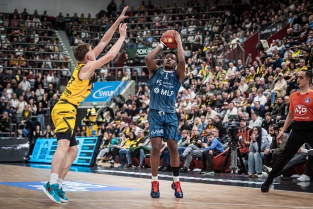 DJ Damariae Horne MLP Academics Heidelberg, 00 vs Julis Baumer MHP RIESEN Ludwigsburg, 37 GER, MHP Riesen Ludwigsburg MLP Academics Heidelberg, easycredit BBL, Basketball, Bundesliga, Matchday 14, Season 2025 2026, 03 01 2026 GER, MHP Riesen Ludwigsburg MLP Academics Heidelberg, easycredit BBL, Basketball, Bundesliga, Matchday 14, Season 2025 2026, 03 01 2026 Ludwigsburg Copyright: xSandyxDinkelackerx EP_SDR