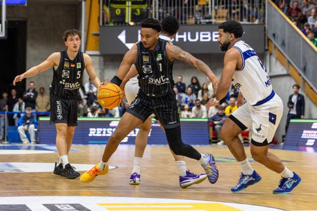 Bernard Pelote III Tigers Tuebingen, 01 Tyreese Blunt HAKRO Merlins Crailsheim, 00 Kaya Bayram Tigers Tuebingen, 05 GER, HAKRO Merlins Crailsheim vs Tigers Tuebingen, Basketball, BARMER 2 Bundesliga Bundesliga, Pro A, Season 2025 2026, 16 Matchday, 03 01 2026 GER, HAKRO Merlins Crailsheim vs Tigers Tuebingen, Basketball, BARMER 2 Bundesliga Bundesliga, Pro A, Season 2025 2026, 16 Matchday, 03 01 2026 Ilshofen Copyright: xEibner-Pressefoto ArdanxFuessmanx EP_AFN