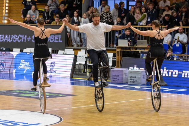 Half-time show Artistic cyclists of SV Tuengental, Artistic cycling department GER, HAKRO Merlins Crailsheim vs Tigers Tuebingen, Basketball, BARMER 2 Bundesliga Bundesliga, Pro A, Season 2025 2026, 16 Matchday, 03 01 2026 GER, HAKRO Merlins Crailsheim vs Tigers Tuebingen, Basketball, BARMER 2 Bundesliga Bundesliga, Pro A, Season 2025 2026, 16 Matchday, 03 01 2026 Ilshofen Copyright: xEibner-Pressefoto ArdanxFuessmanx EP_AFN