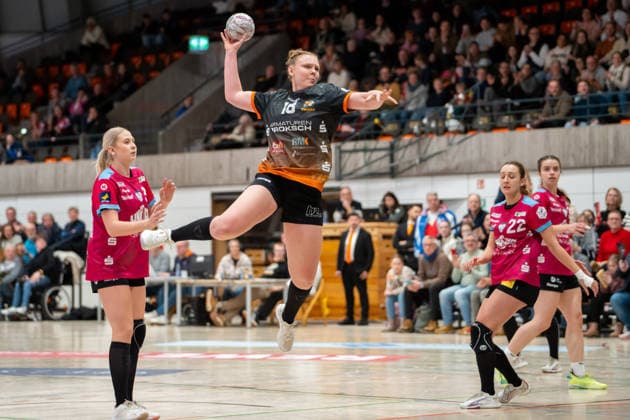 Handball I Women I Season 2025 2026 I 2 Bundesliga I 12 Matchday I VfL Waiblingen Rostocker HC I 03 01 2026 Kimberly Eileen Gisa 18, VfL Waiblingen Tigers im Wurf Waiblingen Rundsporthalle Baden Württemberg Germany Copyright: xLobeca MaxxPetershansx