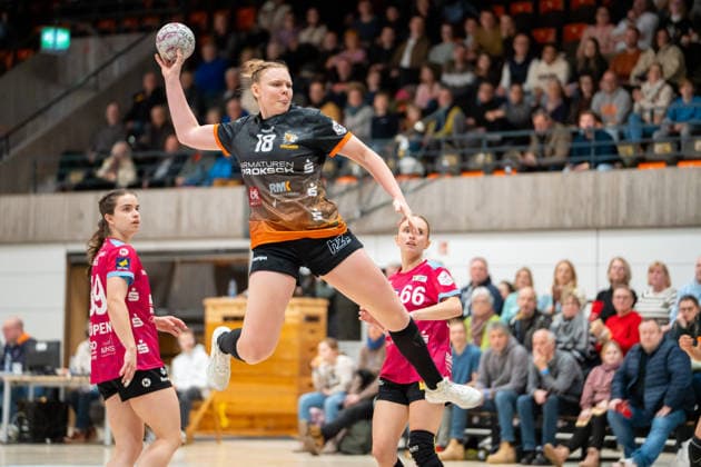 Handball I Women I Season 2025 2026 I 2 Bundesliga I 12 Matchday I VfL Waiblingen Rostocker HC I 03 01 2026 Kimberly Eileen Gisa 18, VfL Waiblingen Tigers im Wurf Waiblingen Rundsporthalle Baden Württemberg Germany Copyright: xLobeca MaxxPetershansx