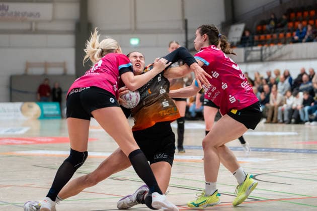 Handball I Women I Season 2025 2026 I 2 Bundesliga I 12 Matchday I VfL Waiblingen Rostocker HC I 03 01 2026 Isabel Kattner 10, VfL Waiblingen Tigers will be fiercely defended by Rostock Waiblingen Rundsporthalle Baden Württemberg Germany Copyright: xLobeca MaxxPetershansx
