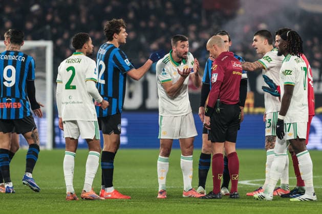 Atalanta BC v AS Roma - Serie A Bryan Cristante of AS Roma protests during the Serie A football match between Atalanta BC and AS Roma in Bergamo, Italy, on January 3, 2026, at New Balance Arena. Bergamo Italy  Copyright: xEmanuelexComincinix originalFilename:comincini-atalanta260103_npAJs.jpg