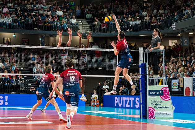 Volleyball I Men I Season 2025 2026 I Bundesliga I SVG Lüneburg Barock Volleys MTV Ludwigsburg I 03 01 2026 Christopher Byam 4, SVG Lüneburg in attack Copyright: xLobeca Bjorn-OlexKehmx