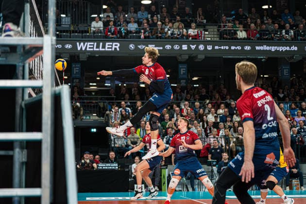 Volleyball I Men I Season 2025 2026 I Bundesliga I SVG Lüneburg Barock Volleys MTV Ludwigsburg I 03 01 2026 Jackson Clifford Howe 6, SVG Lüneburg in attack Copyright: xLobeca Bjorn-OlexKehmx