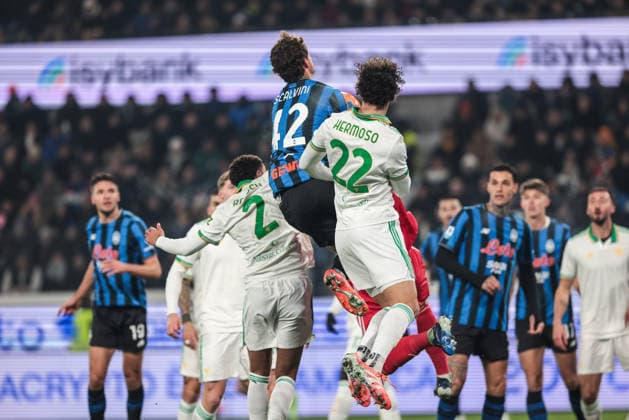 Atalanta BC v AS Roma - Serie A Giorgio Scalvini of Atalanta BC scores a goal during the Serie A football match between Atalanta BC and AS Roma in Bergamo, Italy, on January 3, 2026, at New Balance Arena. Bergamo Italy  Copyright: xEmanuelexComincinix originalFilename:comincini-atalanta260103_np4Dd.jpg