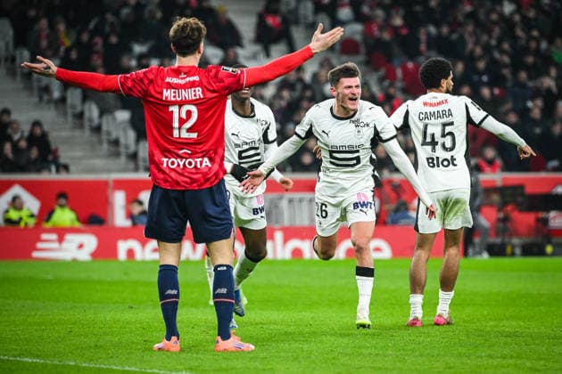 January 3, 2026, Villeneuve-D ascq, France, France: Quentin MERLIN of Rennes celebrate his goal with teammates during the Ligue 1 match between Lille OSC (LOSC) and Stade Rennais (Rennes) at Pierre Mauroy Stadium on January 03, 2026 in Villeneuve-d Ascq near Lille, France. Villeneuve-D ascq France - ZUMAm308 20260103_zsp_m308_007 Copyright: xMatthieuxMirvillex