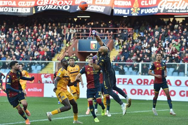 Nicola Leali (Genoa) saves during Genoa CFC vs Pisa SC, Italian soccer Serie A match in Genoa, Italy, January 03 2026  Copyright: xGabrielexMasotti IPAxSportx xipa-agency.netx xx IPA_69656725 IPA_Agency_IPA69656725