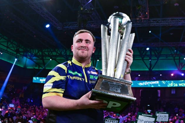 03 01 2026. 2025 26 World Darts Championship Luke Littler holds his trophy during the 2025 26 Paddy Power World Darts Championships final at Alexandra Palace, London, United Kingdom on 3 January 2026. Editorial use only , Copyright: xDennisxGoodwinx PSI-23388-0087