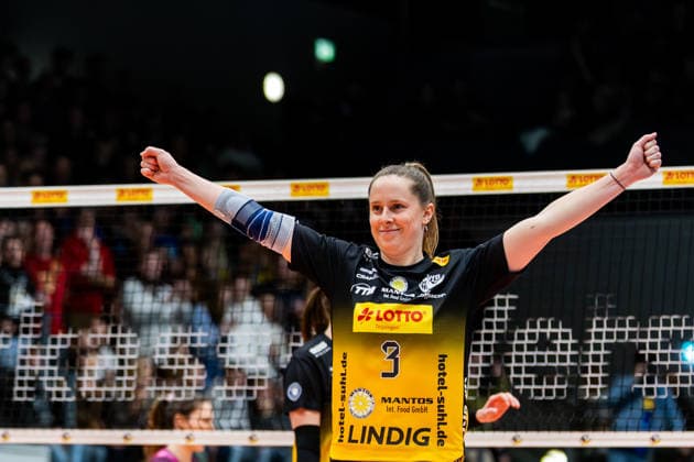 03 01 2026, GER, Volleyball, Women, 1 BL, Main Round, Season 25 26, VfB 91 Suhl Lotto Thueringen Schwarz Weiss Erfurt Lara Nagels VfB 91 Suhl Lotto Thueringen cheering 99817 Eisenach Werner Assmann Halle Am Sportp Thüringen Germany