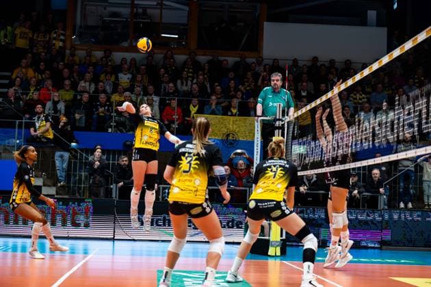 03 01 2026, GER, Volleyball, Women, 1 BL, Main Round, Season 25 26, VfB 91 Suhl Lotto Thueringen Schwarz Weiss Erfurt Mackenzie Foley VfB 91 Suhl Lotto Thueringen 99817 Eisenach Werner Assmann Halle Am Sportp Thüringen Germany