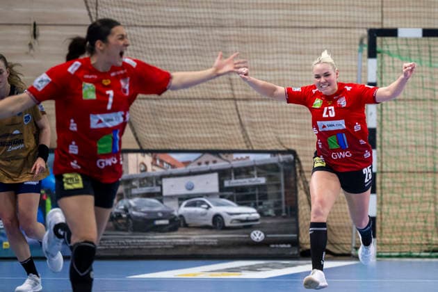 Handball Bundesliga Women, Season 2025 2026 SV Union Halle Neustadt vs Buxtehuder SV Halle, Germany 03 January 2026 In the picture Lilli Röpke Roepke Halle cheering, joy, emotion, goal celebration, goal scorer, goal scorer, Halle Saale SWH Arena Sachsen Anhalt Germany