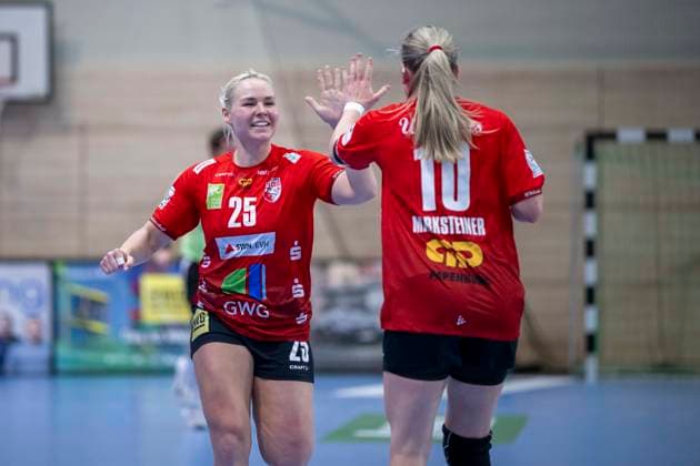 Handball Bundesliga Women, Season 2025 2026 SV Union Halle Neustadt vs Buxtehuder SV Halle, Germany 03 January 2026 In the picture from left Lilli Röpke Roepke Halle and Fabienne Büch Buech Halle Halle Saale SWH Arena Sachsen Anhalt Germany