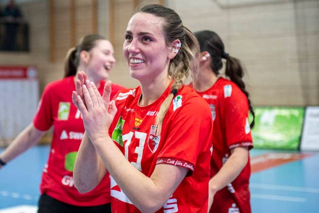Handball Bundesliga Women, Season 2025 2026 SV Union Halle Neustadt vs Buxtehuder SV Halle, Germany 03 January 2026 In the picture Madeleine Östlund Oestlund Halle laughing, smiling, in a good mood, grinning, grinning, Halle Saale SWH Arena Sachsen Anhalt Germany