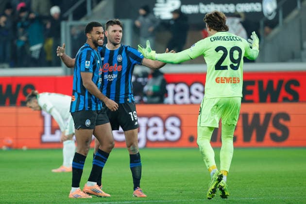 Foto IPP Emanuele Pennacchio Bergamo 03 01 2026 Campionato Calcio Serie A 2025-2026 Atalanta BC - AS Roma Nella foto Atalanta BC s players celebrate their victory at the end of the match italyphotopress world copyright Bergamo italy Italia ITALY  Copyright: xR4924_italyphotopressx