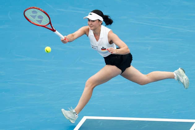 TENNIS UNITED CUP SYDNEY, Eva Lys of Team Germany plays a forehand in her Group F singles match against Suzan Lamens of Team Netherlands during day three of the 2026 United Cup at Ken Rosewall Arena in Sydney, Sunday, January 4, 2026. ( NO ARCHIVING, EDITORIAL USE ONLY SYDNEY NEW SOUTH WALES AUSTRALIA  Copyright: xMARKxEVANSx 20260104112854961554
