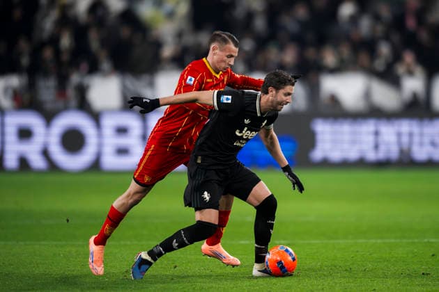 Juventus FC v US Lecce - Serie A Francesco Camarda of US Lecce competes for the ball with Manuel Locatelli of Juventus FC during the Serie A football match between Juventus FC and US Lecce. Turin Italy Copyright: xNicolòxCampox