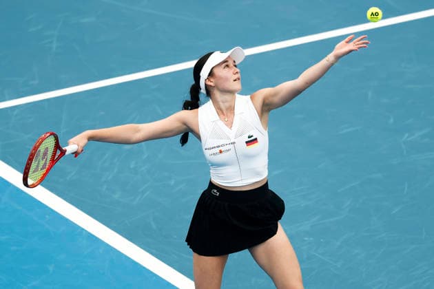TENNIS UNITED CUP SYDNEY, Eva Lys of Team Germany serves in her Group F singles match against Suzan Lamens of Team Netherlandsduring day three of the 2026 United Cup at Ken Rosewall Arena in Sydney, Sunday, January 4, 2026. ( NO ARCHIVING, EDITORIAL USE ONLY SYDNEY NEW SOUTH WALES AUSTRALIA  Copyright: xMARKxEVANSx 20260104136202033295