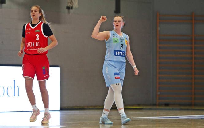 DBBL Cup quarter-finals, 03 01 2026, Sporthalle West in Dillingen Saarland , Saarlouis Royals vs Herne TC 67 54 emspor v l n r Roosa Josefiina Lola Lehtoranta Saarlouis celebrates the victory MT