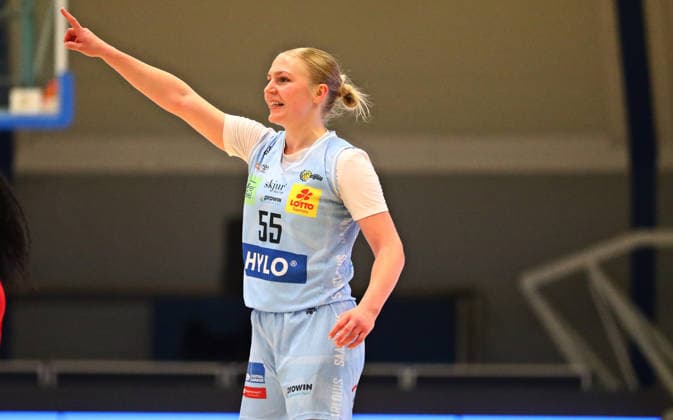 DBBL Cup quarter-final, 03 01 2026, Sporthalle West in Dillingen Saarland , Saarlouis Royals vs Herne TC 67 54 emspor v l n r Jessika Stefanie Schiffer Saarlouis celebrates a basket MT