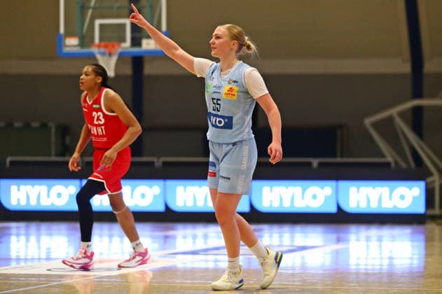 DBBL Cup quarter-final, 03 01 2026, Sporthalle West in Dillingen Saarland , Saarlouis Royals vs Herne TC 67 54 emspor v l n r Jessika Stefanie Schiffer Saarlouis celebrates a basket MT