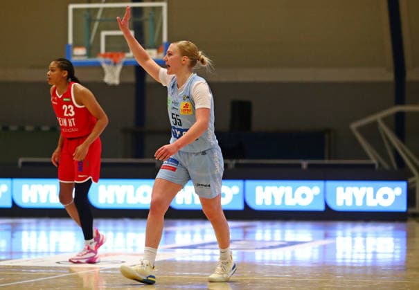 DBBL Cup quarter-final, 03 01 2026, Sporthalle West in Dillingen Saarland , Saarlouis Royals vs Herne TC 67 54 emspor v l n r Jessika Stefanie Schiffer Saarlouis celebrates a basket MT