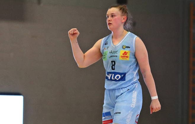 DBBL Cup quarter-finals, 03 01 2026, Sporthalle West in Dillingen Saarland , Saarlouis Royals vs Herne TC 67 54 emspor v l n r Roosa Josefiina Lola Lehtoranta Saarlouis celebrates the victory MT