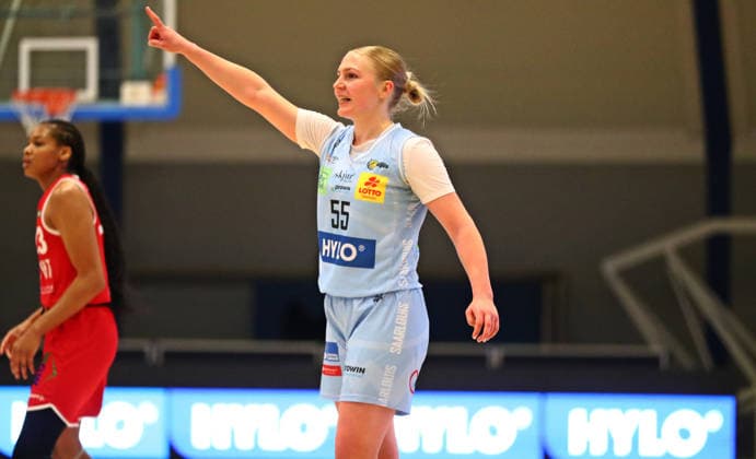DBBL Cup quarter-final, 03 01 2026, Sporthalle West in Dillingen Saarland , Saarlouis Royals vs Herne TC 67 54 emspor v l n r Jessika Stefanie Schiffer Saarlouis celebrates a basket MT