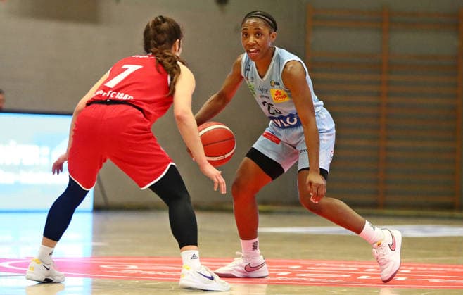 DBBL Cup quarter-finals, 03 01 2026, Sporthalle West in Dillingen Saarland , Saarlouis Royals vs Herner TC 67 54 emspor v l n r Jennifer Crowder Herner TC , Martha Ann Burse Saarlouis MT