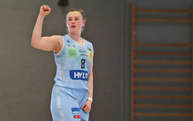 DBBL Cup quarter-finals, 03 01 2026, Sporthalle West in Dillingen Saarland , Saarlouis Royals vs Herne TC 67 54 emspor v l n r Roosa Josefiina Lola Lehtoranta Saarlouis celebrates the victory MT