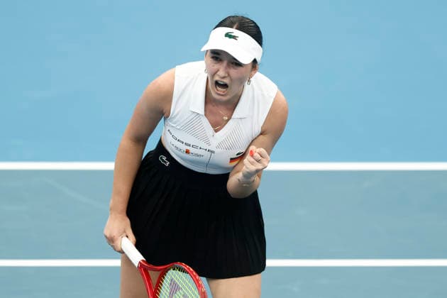 TENNIS UNITED CUP SYDNEY, Eva Lys of Team Germany celebrates victory in her Group F singles match against Suzan Lamens of Team Netherlandsduring day three of the 2026 United Cup at Ken Rosewall Arena in Sydney, Sunday, January 4, 2026. ( NO ARCHIVING, EDITORIAL USE ONLY SYDNEY NEW SOUTH WALES AUSTRALIA  Copyright: xMARKxEVANSx 20260104182365493622