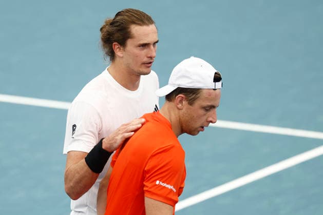 TENNIS UNITED CUP SYDNEY, Alexander Zverev of team Germany shakes hands with Tallon Griekspoor of Team Netherlands after winning his Group F singles match during day three of the 2026 United Cup at Ken Rosewall Arena in Sydney, Sunday, January 4, 2026. ( NO ARCHIVING, EDITORIAL USE ONLY SYDNEY NEW SOUTH WALES AUSTRALIA  Copyright: xMARKxEVANSx 20260104151933230105
