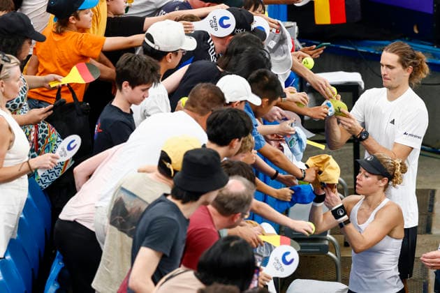 TENNIS UNITED CUP SYDNEY, Laura Siegemund of team Gemany and Alexander Zverev of team Germany sign autographs after winning their Group F doubles match against Demi Schuurs of Team Netherlands and Tallon Griekspoor of Team Netherlands during day three of the 2026 United Cup at Ken Rosewall Arena in Sydney, Sunday, January 4, 2026. ( NO ARCHIVING, EDITORIAL USE ONLY SYDNEY NEW SOUTH WALES AUSTRALIA  Copyright: xMARKxEVANSx 20260104128210753391