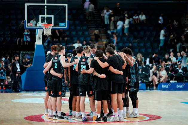 NBL BREAKERS WILDCATS, Breakers huddle after the NBL Round 15 match between the New Zealand Breakers and Perth Wildcats at Spark Arena in Auckland, New Zealand, Sunday, January 4, 2026. ( NO ARCHIVING, EDITORIAL USE ONLY AUCKLAND NEW ZEALAND  Copyright: xBlakexArmstrongx 20260104135728179779