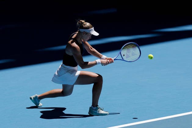 TENNIS UNITED CUP PERTH, Katie Swan of Great Britain in action against Naomi Osaka of Japan during the United Cup day three match between the Great Britain and Japan at RAC Arena in Perth, Sunday, January 4, 2026. ( NO ARCHIVING, EDITORIAL USE ONLY PERTH WESTERN AUSTRALIA AUSTRALIA  Copyright: xRICHARDxWAINWRIGHTx 20260104184031356888