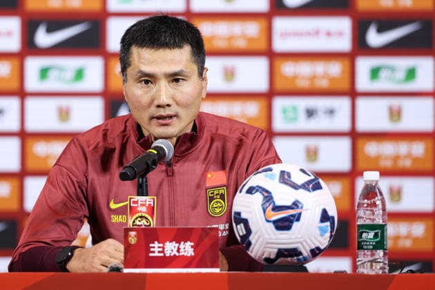 ZHAOQING, CHINA - JANUARY 04: Shao Jiayi, new head coach of China s men s national football team, attends a press conference, PK, Pressekonferenz on January 4, 2026 in Zhaoqing, Guangdong Province of China.  Copyright: xWuxZhizhaox 111613218920