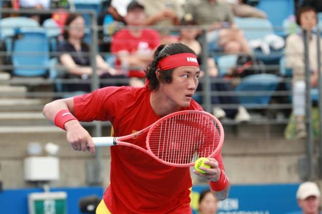SYDNEY, AUSTRALIA - JANUARY 03: Zhang Zhizhen of Team China returns a shot in the Group B Men s Singles match against Zizou Bergs of Team Belgium on day 2 of the 2026 United Cup at Ken Rosewall Arena on January 3, 2026 in Sydney, Australia.  Copyright: xChinaxNewsxServicex 111613099248