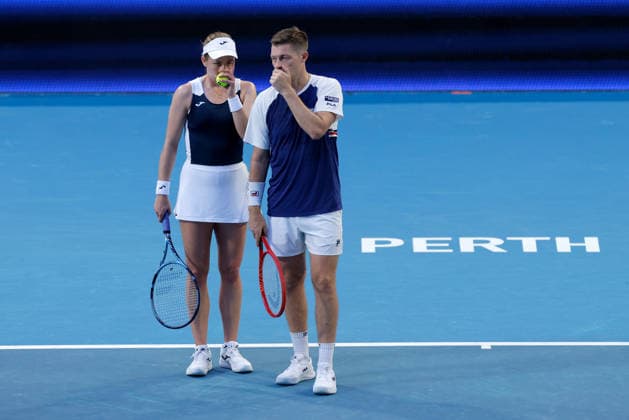TENNIS UNITED CUP PERTH, Olivia Nicholls and Neal Skupski of Great Britain in action against Nao Hibino and Yasutaka Uchiyama of Japan during the United Cup day three doubles match between Great Britain and Japan at RAC Arena in Perth, Sunday, January 4, 2026. ( NO ARCHIVING, EDITORIAL USE ONLY PERTH WESTERN AUSTRALIA AUSTRALIA  Copyright: xRICHARDxWAINWRIGHTx 20260104110973779628