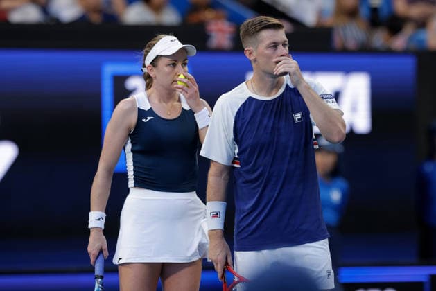 TENNIS UNITED CUP PERTH, Olivia Nicholls and Neal Skupski of Great Britain in action against Nao Hibino and Yasutaka Uchiyama of Japan during the United Cup day three doubles match between Great Britain and Japan at RAC Arena in Perth, Sunday, January 4, 2026. ( NO ARCHIVING, EDITORIAL USE ONLY PERTH WESTERN AUSTRALIA AUSTRALIA  Copyright: xRICHARDxWAINWRIGHTx 20260104126943197622