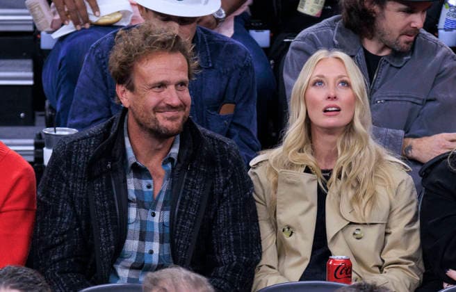 January 3, 2026, Inglewood, California, USA: Jason Segel and Kayla Radomski attend the 2025 NBA, Basketball Herren, USA regular season game between the Los Angeles Clippers and the Boston Celtics on Saturday January 3, 2026 at Intuit Dome Arena in Inglewood, California. Clippers lose to Celtics, 146-115. JAVIER ROJAS PI Inglewood USA - ZUMAp124 20260103_zaa_p124_074 Copyright: xJavierxRojasx