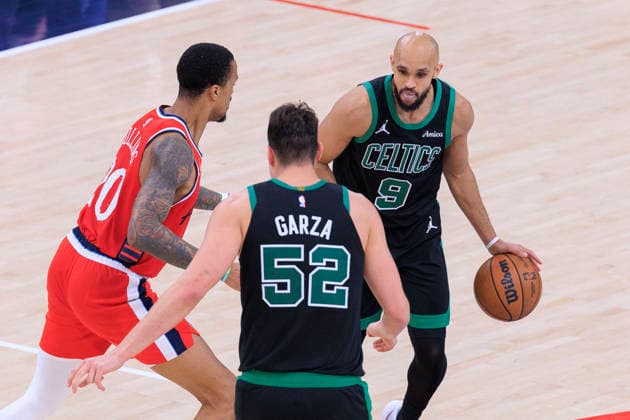 January 3, 2026, Inglewood, California, USA: Derrick White 9 of the Boston Celtics is defended by John Collins 20 of the Los Angeles Clippers during their 2025 NBA, Basketball Herren, USA regular season game on Saturday January 3, 2026 at Intuit Dome Arena in Inglewood, California. Clippers lose to Celtics, 146-115. JAVIER ROJAS PI Inglewood USA - ZUMAp124 20260103_zaa_p124_090 Copyright: xJavierxRojasx