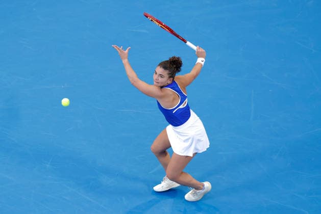 TENNIS UNITED CUP PERTH, Jasmine Paolini of Italy in action against Belinda Bencic of Switzerland during the United Cup day three match between Italy and Switzerland at RAC Arena in Perth, Sunday, January 4, 2026. ( NO ARCHIVING, EDITORIAL USE ONLY PERTH WESTERN AUSTRALIA AUSTRALIA  Copyright: xRICHARDxWAINWRIGHTx 20260104135949992132