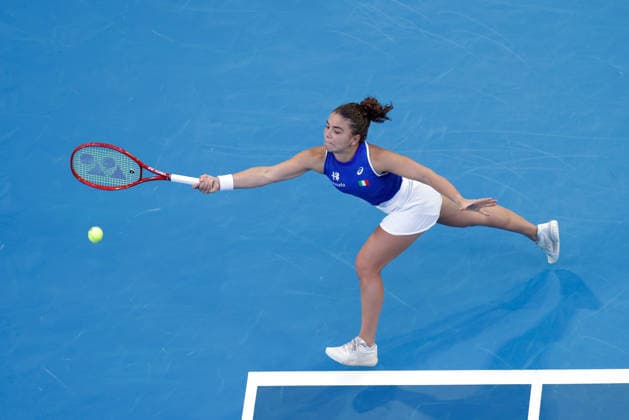 TENNIS UNITED CUP PERTH, Jasmine Paolini of Italy in action against Belinda Bencic of Switzerland during the United Cup day three match between Italy and Switzerland at RAC Arena in Perth, Sunday, January 4, 2026. ( NO ARCHIVING, EDITORIAL USE ONLY PERTH WESTERN AUSTRALIA AUSTRALIA  Copyright: xRICHARDxWAINWRIGHTx 20260104172020843211
