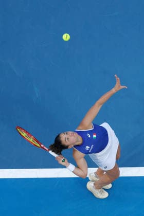 TENNIS UNITED CUP PERTH, Jasmine Paolini of Italy in action against Belinda Bencic of Switzerland during the United Cup day three match between Italy and Switzerland at RAC Arena in Perth, Sunday, January 4, 2026. ( NO ARCHIVING, EDITORIAL USE ONLY PERTH WESTERN AUSTRALIA AUSTRALIA  Copyright: xRICHARDxWAINWRIGHTx 20260104118796574167