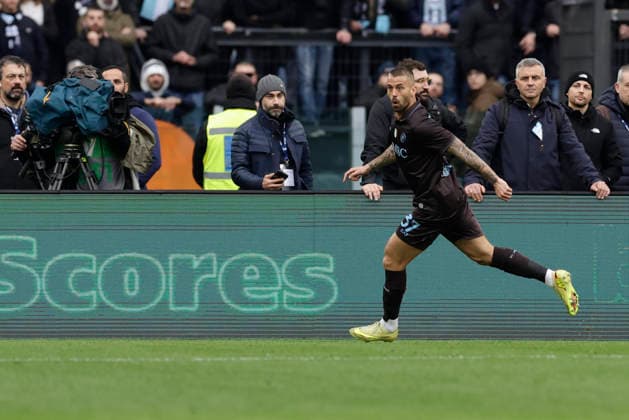 Serie A football match SS Lazio vs SSC Napoli Napoli s Italian defender Leonardo Spinazzola celebrates after scoring a goal during the Serie A football match SS Lazio vs SSC Napoli at Olimpico Stadium on Gunnery 04, 2026, in Rome. _BPH3620 Copyright: xAntonioxBalascox