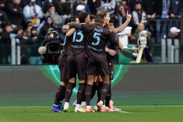 Serie A football match SS Lazio vs SSC Napoli Napoli s Italian defender Leonardo Spinazzola celebrates after scoring a goal during the Serie A football match SS Lazio vs SSC Napoli at Olimpico Stadium on Gunnery 04, 2026, in Rome. _BPH3724 Copyright: xAntonioxBalascox