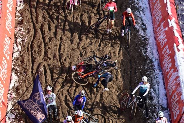 UCI Cyclocross World Cup 2025-2026 Zonhoven ZONHOVEN, BELGIUM - JANUARY 04 : Barthels Maite, Sarkisov Katherine (USA) of Cxd Trek Bikes in a crash during the 9th leg of the Zonhoven UCI Cyclocross World Cup 2025-2026 a cyclocross race for Women Elite on January 4, 2026 in Zonhoven, Belgium, 04 01 2026 ( Zonhoven Belgium  Copyright: xPeterxDexVoechtx