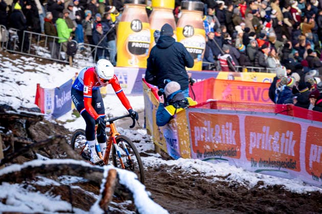 Puck Pieterse FENIX DECEUNINCK during the UCI Cyclo cross World Cup 2025 in ZONHOVEN, Belgium on 29 december 2025, photo by Marcel van Dorst EYE4images DeFodi Images