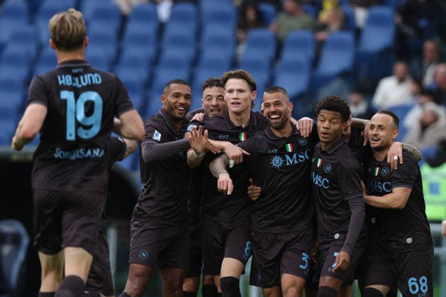 CALCIO - Serie A - SS Lazio vs SSC Napoli Rome, Italy - January 4, 2025: Leonardo Spinazzola of S.S.C. Napoli score the goal and celebrate with the team during the Serie A Enilive 2025-2026 football match between S.S. Lazio vs S.S.C. Napoli at Olympic Stadium. Rome Italy  Copyright: xIPAxSport ABACAx